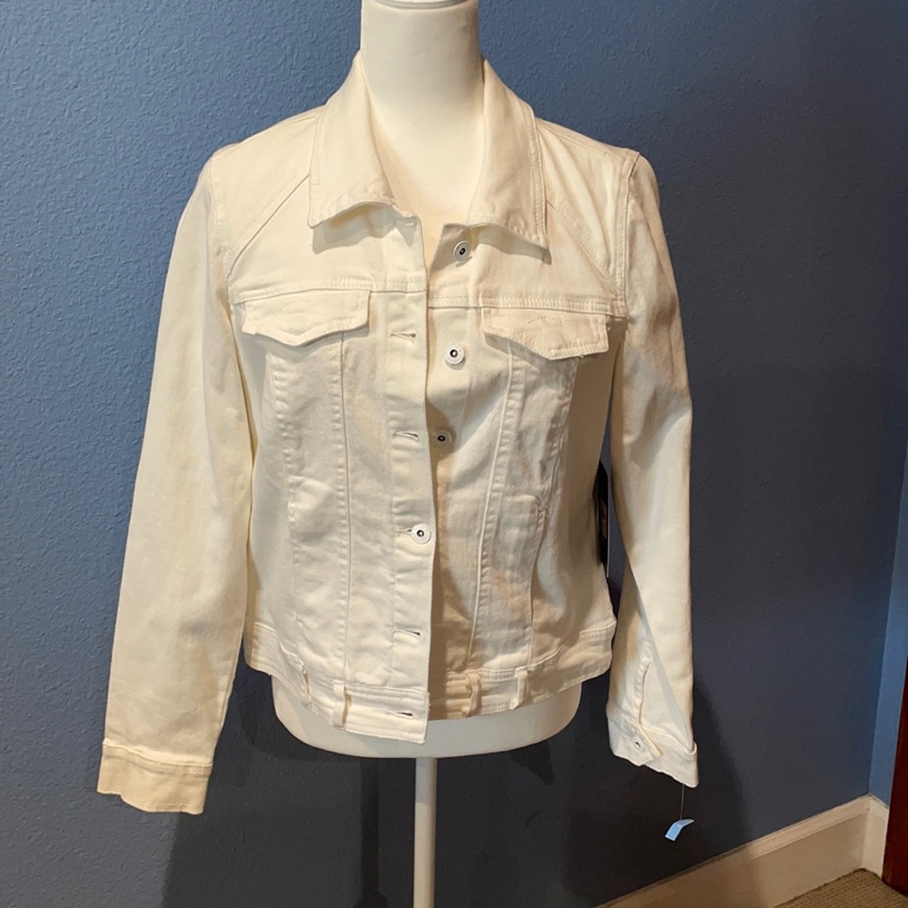 NWT white jean jacket, Gloria Vanderbilt size S